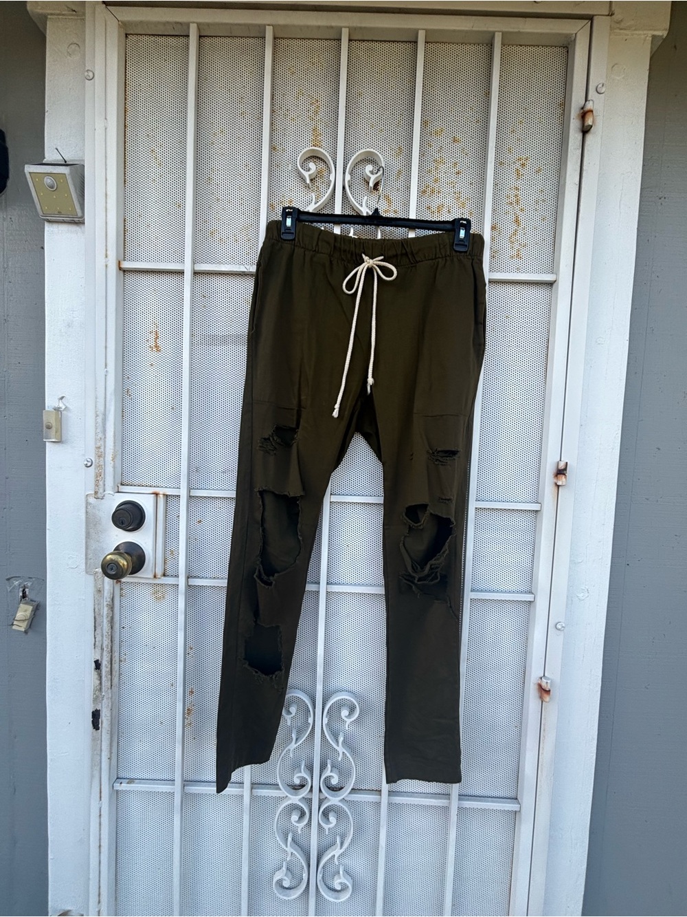 EPTM women M elastic waist distressed inseam 31" tapered leg jogger pants GRN